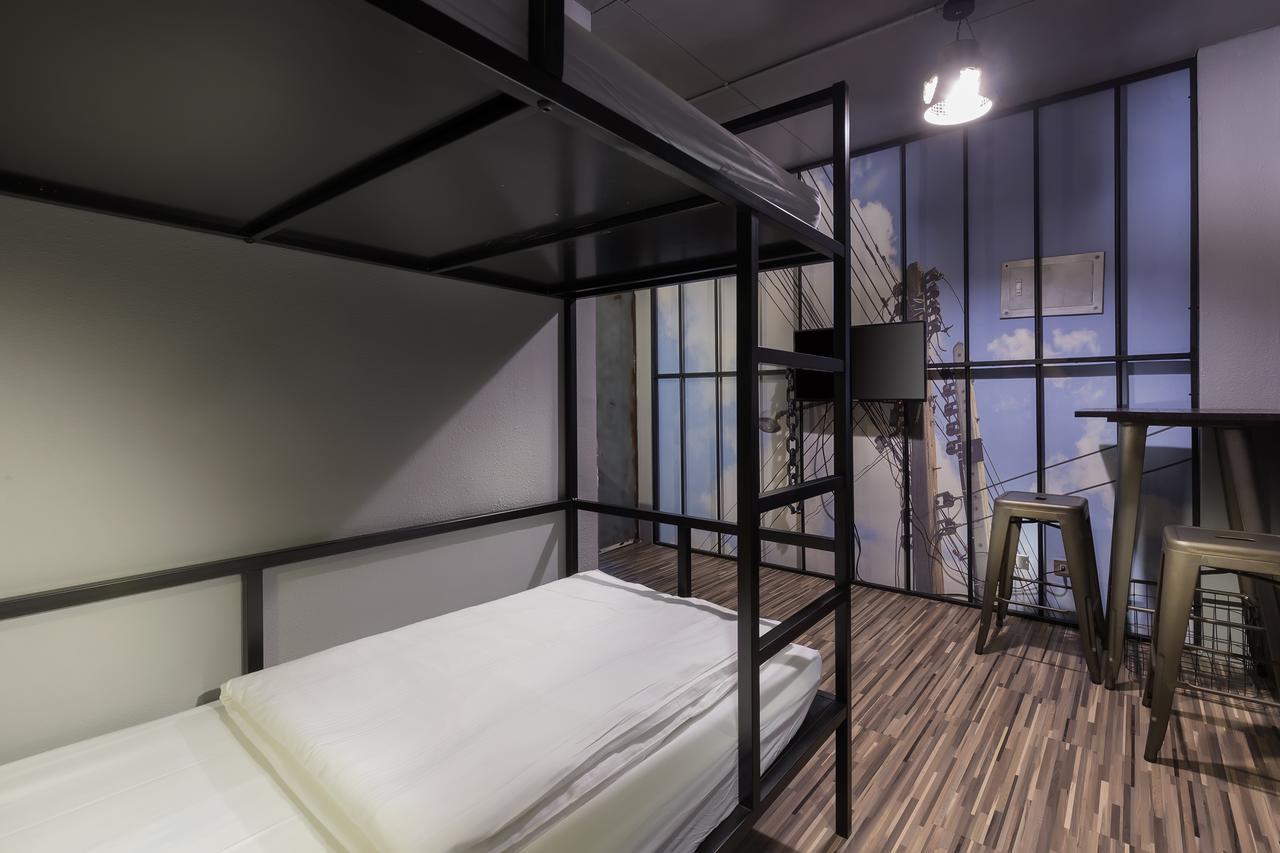 和平公獄監獄文旅 近東大門夜市 Peace Prison Cafe Inn Hualien Exterior foto