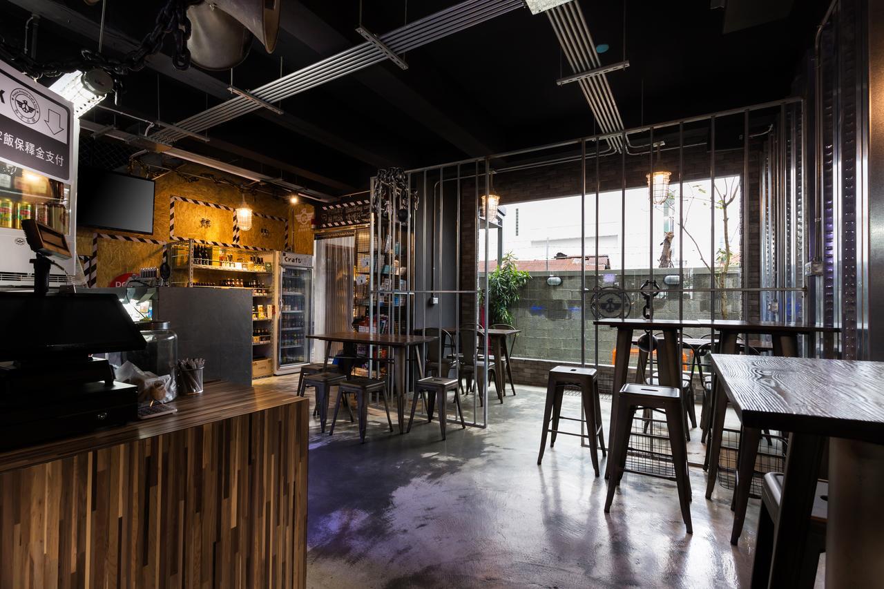 和平公獄監獄文旅 近東大門夜市 Peace Prison Cafe Inn Hualien Exterior foto