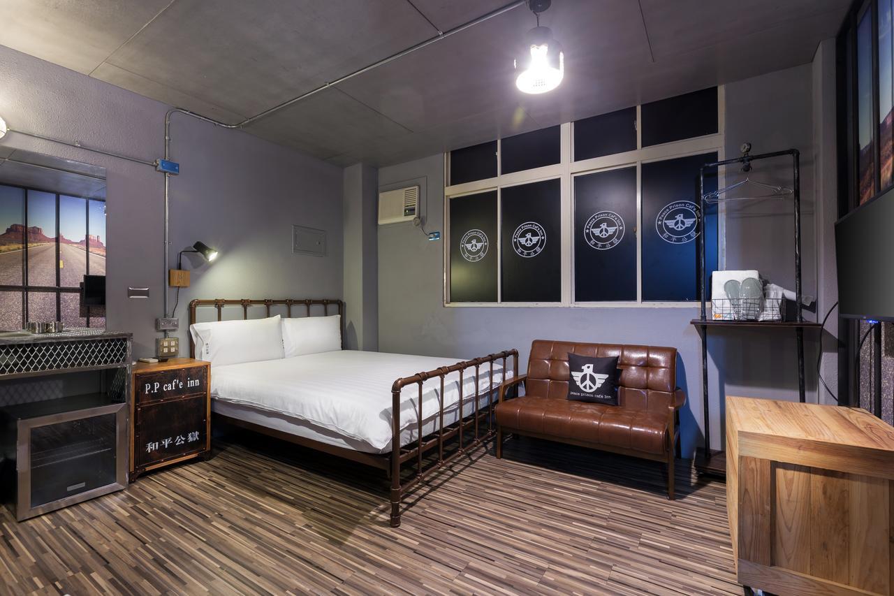 和平公獄監獄文旅 近東大門夜市 Peace Prison Cafe Inn Hualien Exterior foto